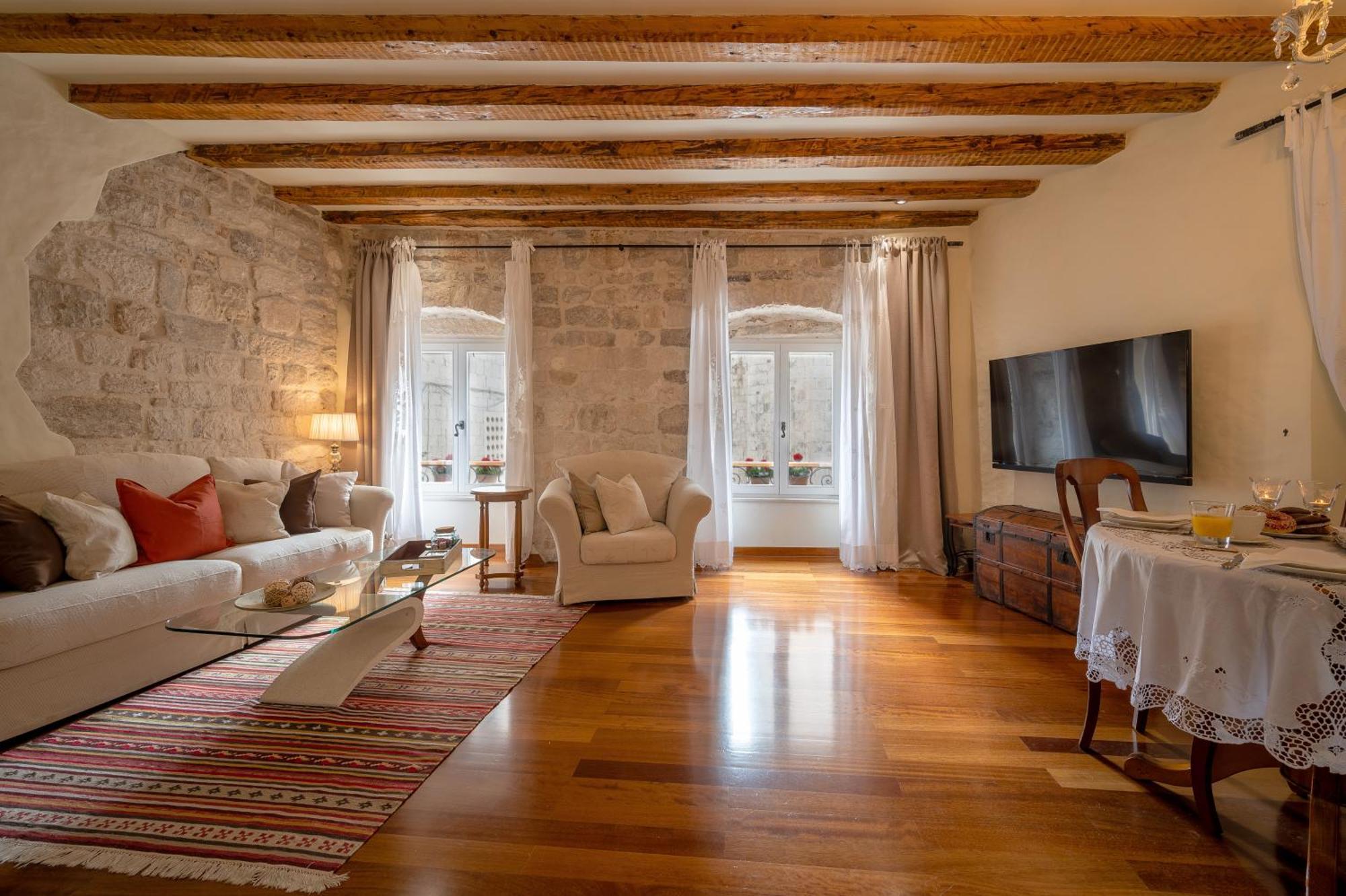 Stone Pearl Heritage Luxury Suite Split Extérieur photo
