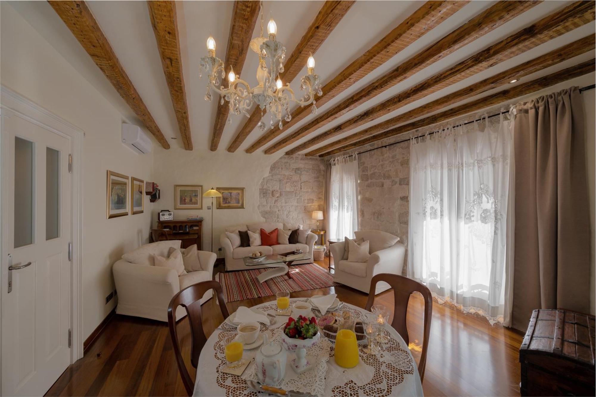 Stone Pearl Heritage Luxury Suite Split Extérieur photo