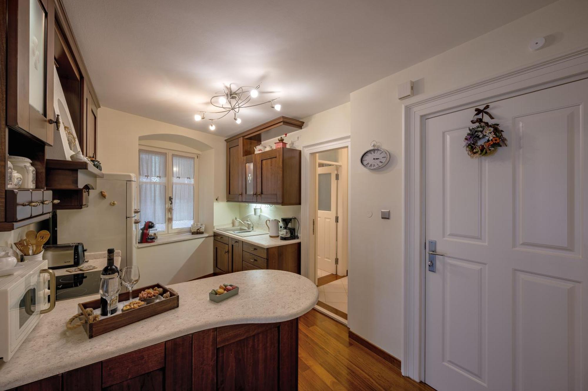 Stone Pearl Heritage Luxury Suite Split Extérieur photo